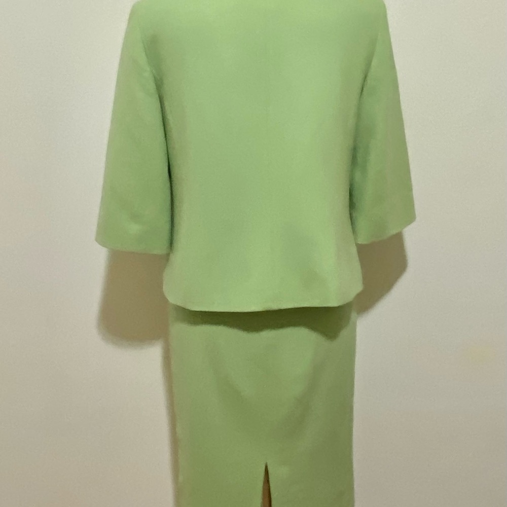 W Worth Suit - Picture 3 of 14